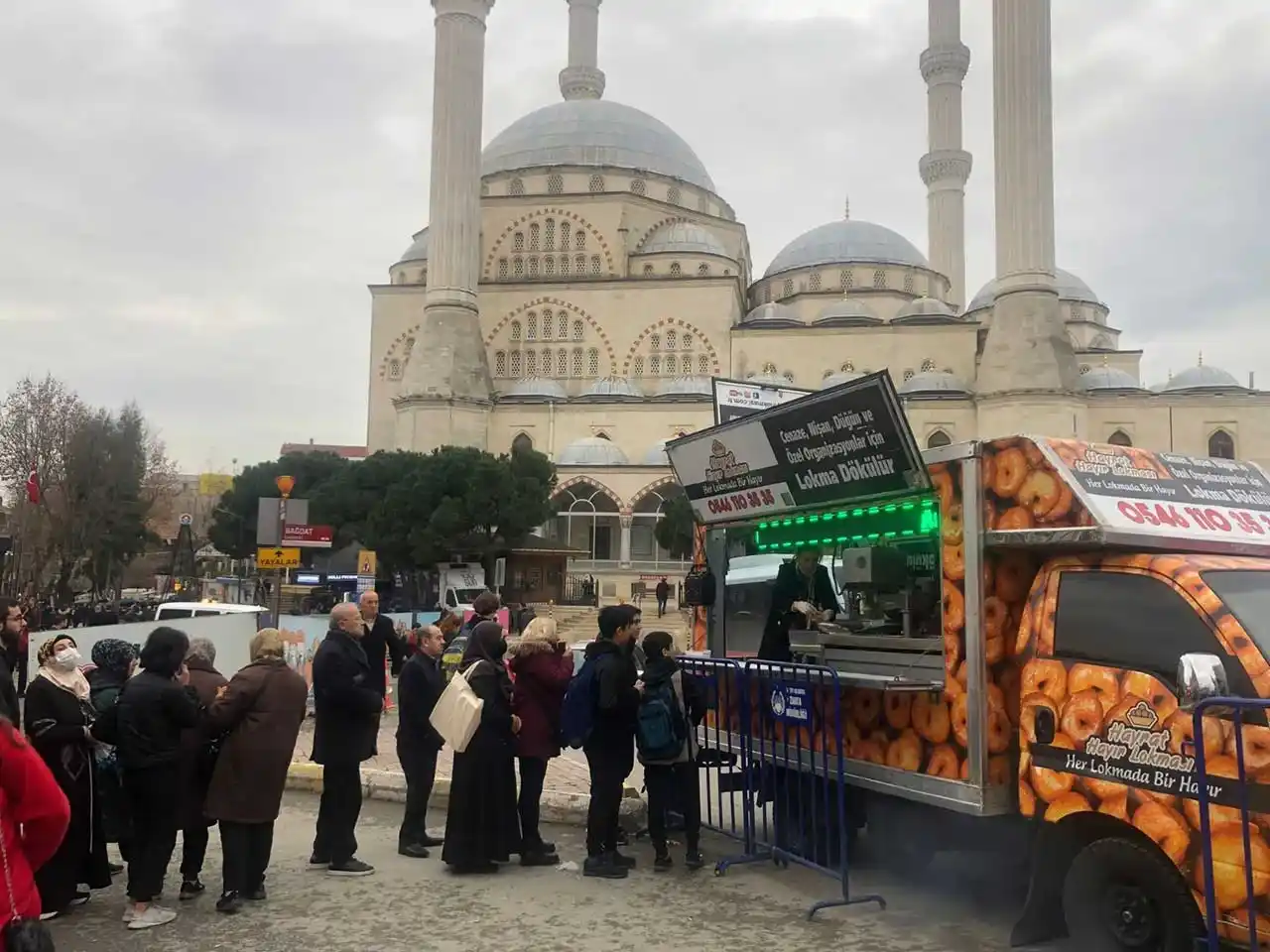 İstanbul hayır lokması dağıtımı